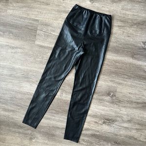 Sz S Aritzia WILFRED FREE Daria Vegan Leather High Rise Pants in Black